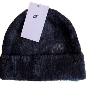 NWT Adult Nike Peak Beanie